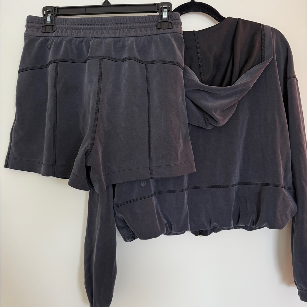 Lululemon Softstreme High Rise Shorts and zip jacket - blue - Picture 2 of 6